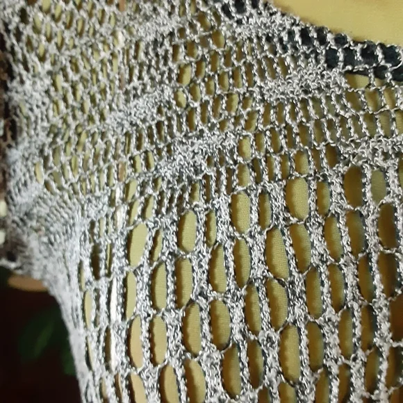 BELLA D Open Knit Pullover Top Open Back Size Medium - Picture 3 of 12